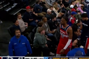 先走一步！萨尔被大洛造犯规 砸球再吃T&累计2个技犯遭逐