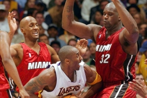 杰弗森：裁判讨论科比是投篮还是传球 科比说“今晚我传过吗”