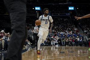 相当高效！马绍尔半场11中7高效砍18分 三分4中2&第二节12分