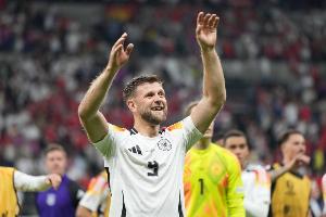 隆戈：菲尔克鲁格脚趾并非骨折而是骨裂，可能缺席未来2场比赛