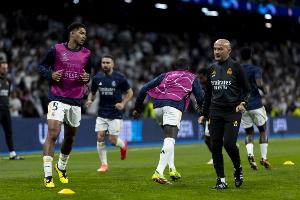 阿韦洛亚教练组成员名单:共6人,平图斯回归担任体能教练