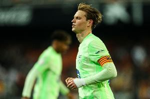 西超杯决赛铲姆巴佩染红！官方：德容因暴力行为被禁赛1场+罚款