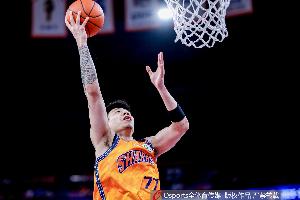 高效输出！张镇麟半场7中5&三分3中2 拿13分2板1助1断&正负值+22