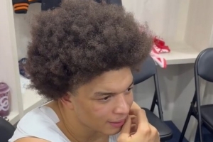 洛夫顿：我们今天掌控了比赛 腰伤问题不大 回到上海后需要做理疗