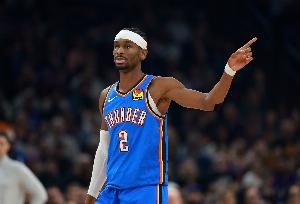 次节回暖！亚历山大首节2中0&次节4中4 拿到10分3助&也有3失误