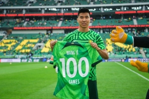 博主:国安一新内援将于今晚抵京,合同到期的王刚将续约一年