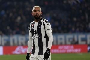 记者：森林没有计划中断D·路易斯的租借，但是否会买断值得怀疑