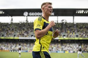 邮报：狼队有意纳什维尔前锋苏里奇，但面临多队竞争