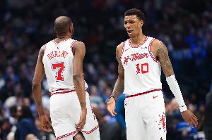 张佳玮：火箭没有出球人是一回事 半场缺无球跑动是真要命