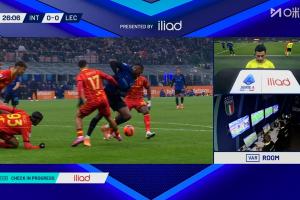 两连不利判罚!博尼倒地裁判判点后取消,此前图拉姆被判假摔