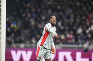 小法：科莫今天创造出了射门机会，但迈尼昂如有神助