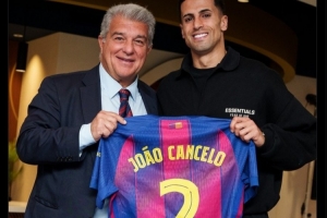 回归!巴萨官方:租借加盟的31岁边后卫坎塞洛将再次身披2号球衣