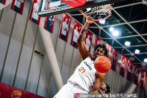 凿烂广东内线！首节怀特塞德&王哲林&洛夫顿各种冲击 合砍20分