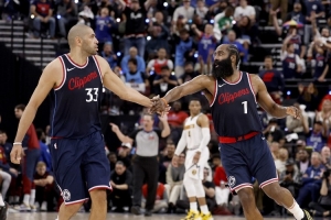 巴图姆：我还没有从任何人那里听到哈登的交易流言 我赛后才知道