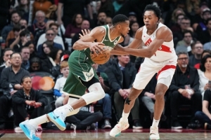 特伦斯·罗斯：我认为仅两队有可能交易来字母哥 即尼克斯和猛龙