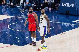 队记：骑士是詹姆斯显而易见的目的地 他明白自己拿不到顶薪了