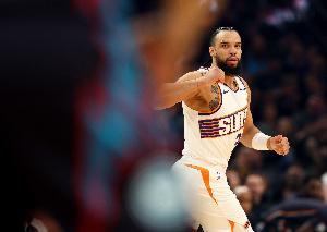 生涯首次周最佳！狄龙：队友一直给我喂球 感觉很棒延续表现