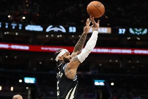 雄鹿全场三分38中23 命中数创造本赛季单场新高