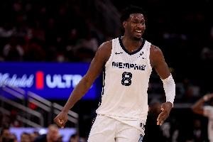 交易评级！爵士A-：梭哈小杰克逊组恐怖前场 完美适配马尔卡宁