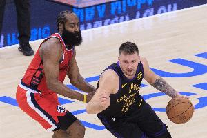 哈登本赛季场均：25.4分8.1助攻3.1三分 这3项只有东契奇都比他好