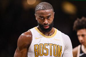 夸张的得分能力！杰伦·布朗首节不到半节8中5 轰下12分3板