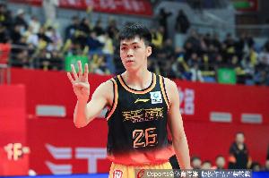 媒体人:庞峥麟首次入选男篮集训队 他真的很像年轻时的郭士强