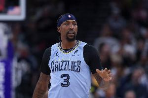 简单高效！波普出战22分钟 9投6中砍下15分2篮板2助攻