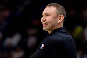 小阿德尔曼：我得研究公牛的最新名单 明天要梳理球员交易去向了