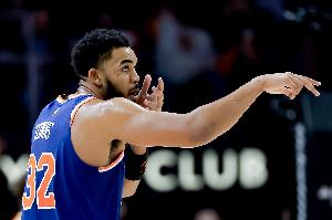 唐斯：不认同首发与替补的划分 我们要最大化每个球员的天赋