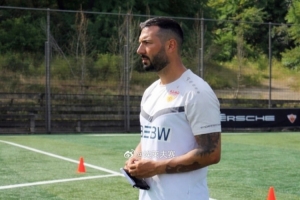 博主：国安聘请37岁克利特担任球探主管，他此前任职斯图加特