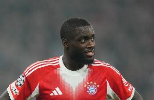 罗马诺：拜仁曾一度撤回续约于帕报价，但后者主动联系并接受合同