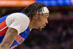 填满数据栏!霍兰替补9中4拿到11分10板2助1断1帽 4前板亮眼