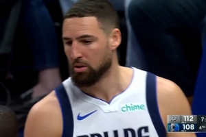 下去冷静下吧!克莱连续空位打铁&三分5中0 还送尚帕尼三分犯规