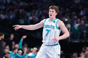 克尼佩尔12次至少20分&真实命中率75%+ 超切特成NBA历史新秀第1