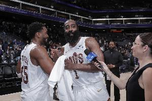 笑嘻了！米切尔：我们的新阵容就没训练 全靠感觉来的