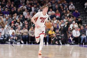 连续两场6记三分！19岁新秀亚库乔尼斯12中7连场拿下20+